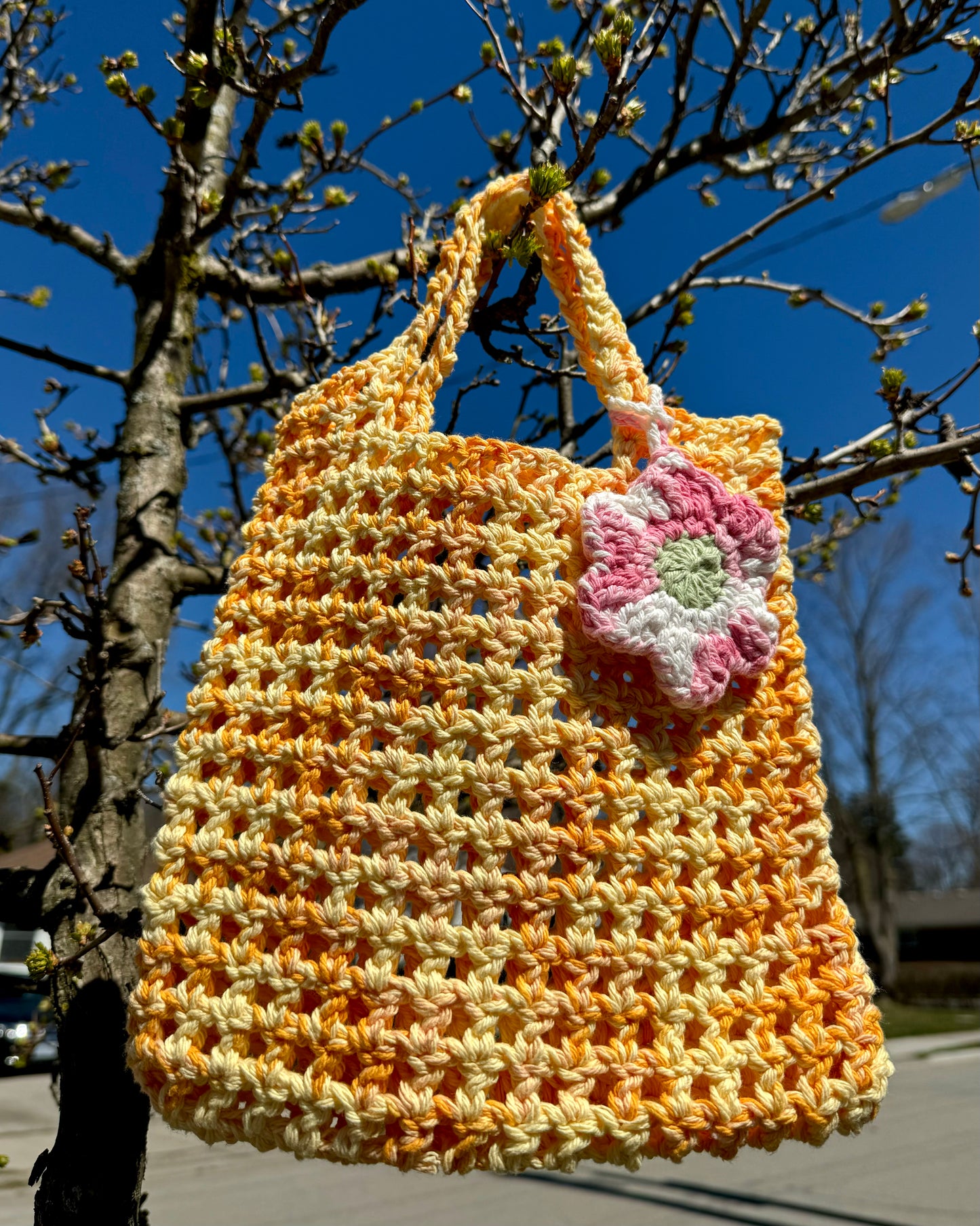 mini crochet tote with flower pouch