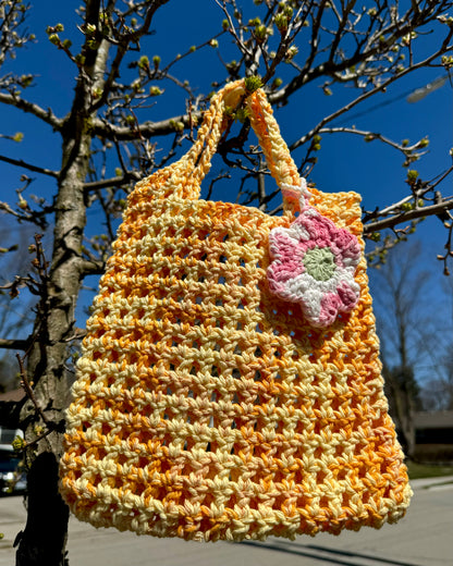mini crochet tote with flower pouch